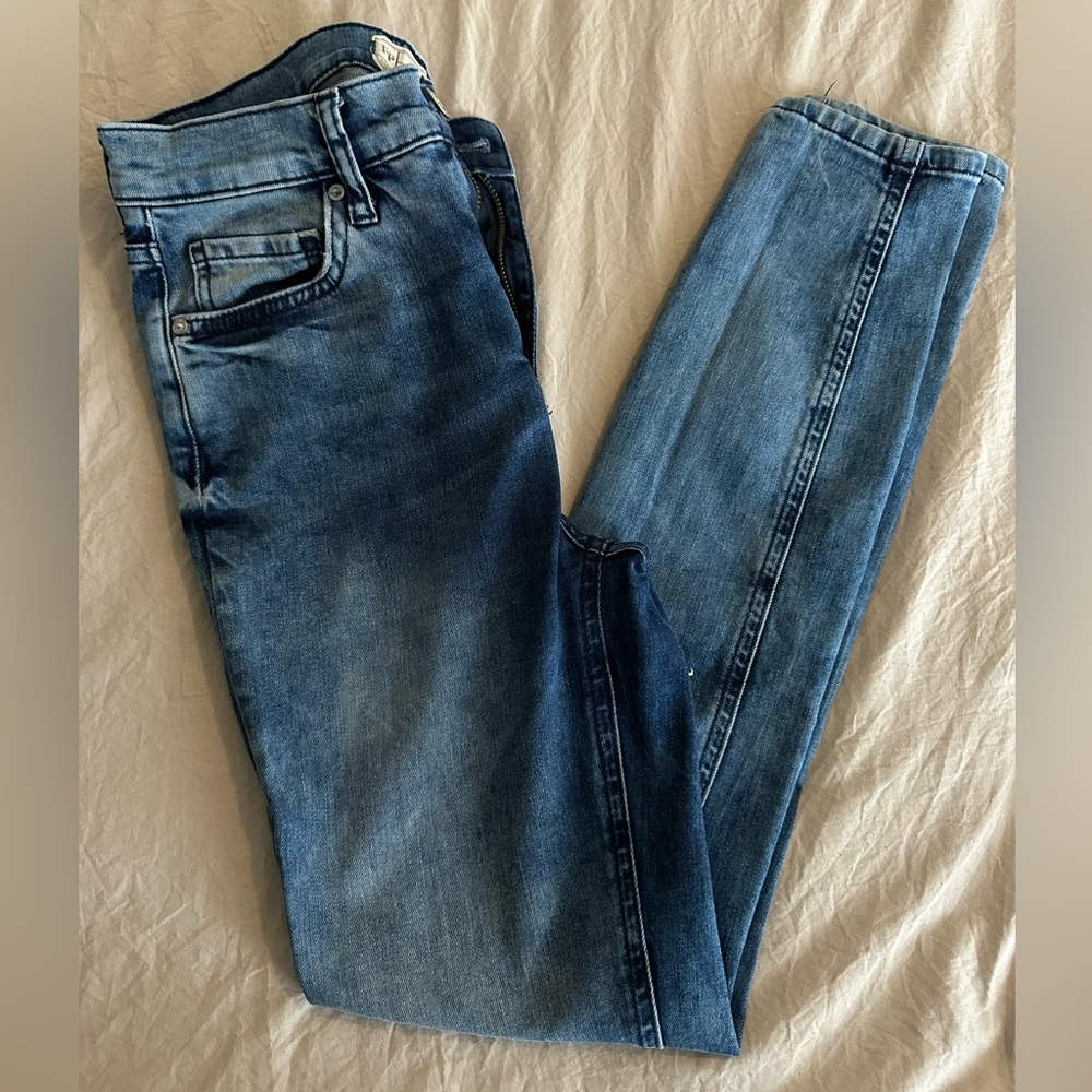 FREE PEOPLE / skinny jeans / cut out / distressed denim